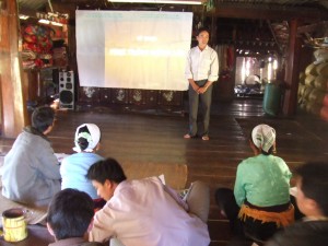 DSCF6928 説明をするチン君