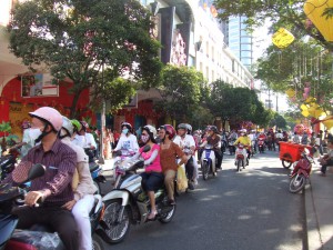 DSCF7525 街は大賑わいでした。